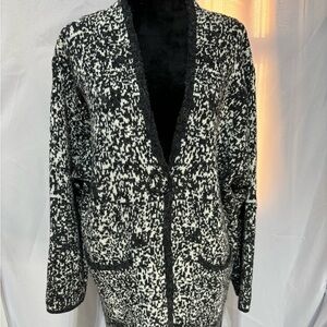 Simply Couture Longline 1 Snap Closure Black and White Cardigan Size 2XL